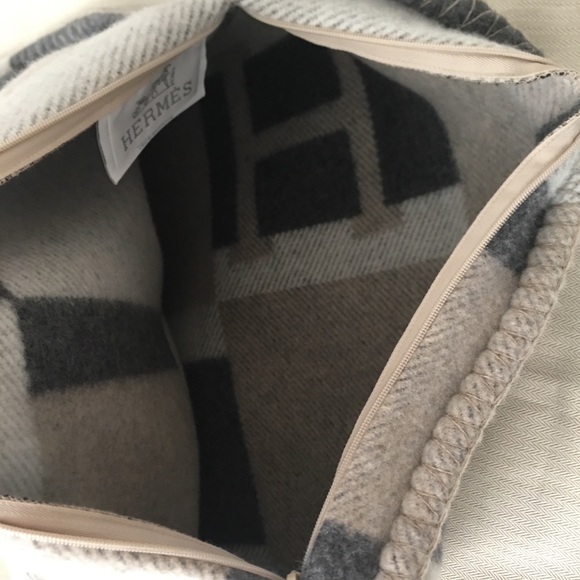 Hermes Avalon PM pillows - Picture 7 of 8